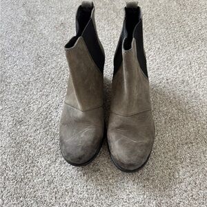 Sorel Gray and Black Ankle Boots